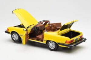 Mercedes 450SL R107 Giallo US Version Norev 1:18 183727 Pressofusione — immagine 6 di 9