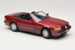 Mercedes 500 SL R129 Rosso Scuro Revell 1:18 8801 Pressofusione — immagine 6 di 8
