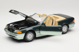 Mercedes 500 SL R129 Verde Argento Revell 1:18 8802 Pressofusione — immagine 2 di 8