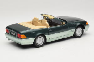 Mercedes 500 SL R129 Verde Argento Revell 1:18 8802 Pressofusione — immagine 3 di 8
