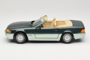 Mercedes 500 SL R129 Verde Argento Revell 1:18 8802 Pressofusione — immagine 4 di 8