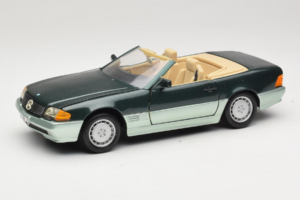 Mercedes 500 SL R129 Verde Argento Revell 1:18 8802 Pressofusione