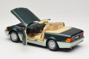 Mercedes 500 SL R129 Verde Argento Revell 1:18 8802 Pressofusione — immagine 5 di 8