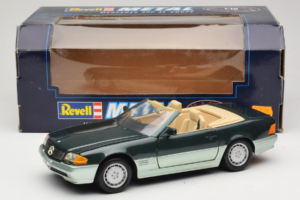 Mercedes 500 SL R129 Verde Argento Revell 1:18 8802 Pressofusione — immagine 8 di 8
