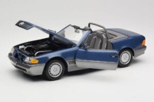 Mercedes SL 500 R129 Nautic Blue Metallic Revell 1:18 8081 Pressofusione — immagine 2 di 8