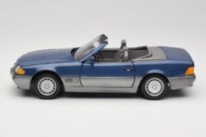 Mercedes SL 500 R129 Nautic Blue Metallic Revell 1:18 8081 Pressofusione — immagine 4 di 8