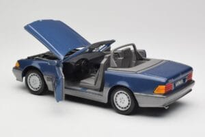 Mercedes SL 500 R129 Nautic Blue Metallic Revell 1:18 8081 Pressofusione — immagine 5 di 8