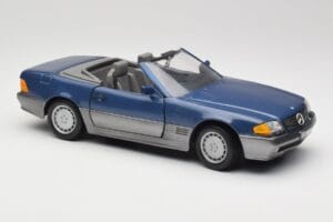 Mercedes SL 500 R129 Nautic Blue Metallic Revell 1:18 8081 Pressofusione — immagine 6 di 8