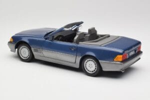 Mercedes SL 500 R129 Nautic Blue Metallic Revell 1:18 8081 Pressofusione — immagine 7 di 8