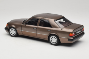Mercedes 500E W124 Impala Metallic Norev 1:18 183954 Pressofusione — immagine 7 di 8