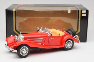 Mercedes 500K Roadster Rosso Bburago 1:18 3020 Pressofusione — immagine 8 di 8