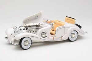 Mercedes 500K Special Roadster Bianco Premiere Edition Maisto 1:18 536055 Pressofusione — immagine 2 di 8