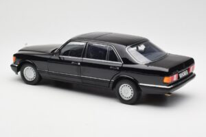 Mercedes 560 SEL W126 Nero Edizione Dealer Norev 1:18 B66040599 Pressofusione — immagine 7 di 8