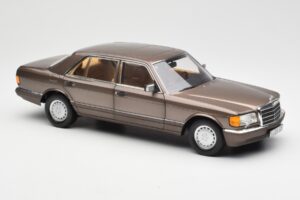 Mercedes 560 SEL W126 Impala Marrone Edizione Dealer Norev 1:18 B66040646 Pressofusione — immagine 6 di 8