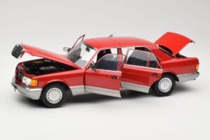Mercedes 560 SEL W126 Rosso Norev 1:18 183463 Pressofusione — immagine 2 di 8
