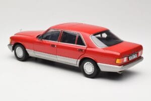 Mercedes 560 SEL W126 Rosso Norev 1:18 183463 Pressofusione — immagine 7 di 8