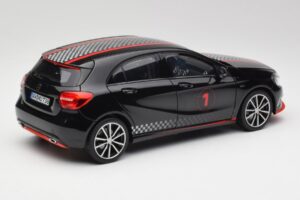 Mercedes A-Class W176 AMG Nero Norev 1:18 183596 Pressofusione — immagine 3 di 8