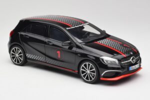 Mercedes A-Class W176 AMG Nero Norev 1:18 183596 Pressofusione — immagine 6 di 8