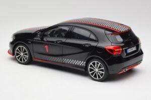 Mercedes A-Class W176 AMG Nero Norev 1:18 183596 Pressofusione — immagine 7 di 8