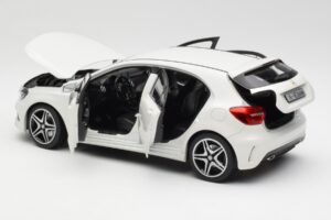 Mercedes A-Class W176 Cirrus Bianco Norev 1:18 B66960126 Pressofusione — immagine 5 di 8