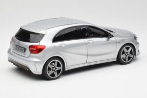 Mercedes A-Class W176 Polar Argento Norev 1:18 B66960139 Pressofusione — immagine 3 di 8