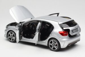 Mercedes A-Class W176 Polar Argento Norev 1:18 B66960139 Pressofusione — immagine 5 di 8