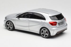 Mercedes A-Class W176 Polar Argento Norev 1:18 B66960139 Pressofusione — immagine 7 di 8