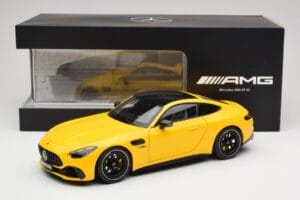 Mercedes AMG GT 43 C192 Turbo Sun Yellow NZG 1:18 B66960587 Pressofusione — immagine 8 di 8