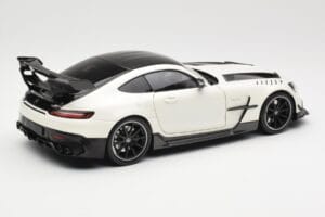 Mercedes AMG GT C190 Black Series Diamond White Metallic Minichamps 1:18 110032020 Pressofusione — immagine 3 di 8