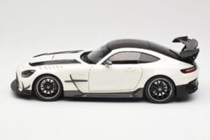Mercedes AMG GT C190 Black Series Diamond White Metallic Minichamps 1:18 110032020 Pressofusione — immagine 4 di 8