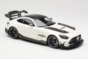 Mercedes AMG GT C190 Black Series Diamond White Metallic Minichamps 1:18 110032020 Pressofusione — immagine 6 di 8