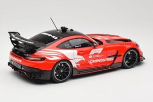 Mercedes AMG GT C190 Black Series Safety Car F1 2024 Minichamps 1:18 110032090 Pressofusione — immagine 3 di 8