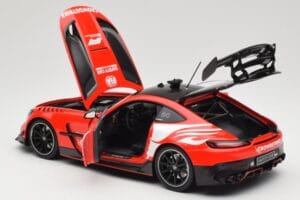 Mercedes AMG GT C190 Black Series Safety Car F1 2024 Minichamps 1:18 110032090 Pressofusione — immagine 5 di 8