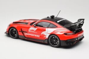 Mercedes AMG GT C190 Black Series Safety Car F1 2024 Minichamps 1:18 110032090 Pressofusione — immagine 7 di 8