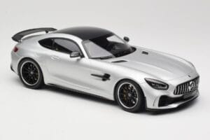 Mercedes AMG GT R C190 Argento Minichamps 1:18 155036025 Pressofusione — immagine 4 di 6