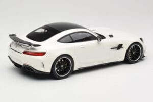 Mercedes AMG GT R C190 Bianco Metallizzato Minichamps 1:18 155036028 Pressofusione — immagine 2 di 6