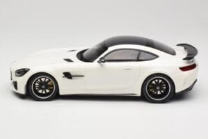 Mercedes AMG GT R C190 Bianco Metallizzato Minichamps 1:18 155036028 Pressofusione — immagine 3 di 6