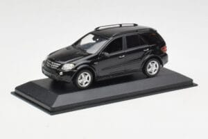 Mercedes AMG ML 63 W164 Nero Minichamps 1:43 400037670 Pressofusione — immagine 2 di 4