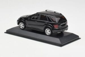 Mercedes AMG ML 63 W164 Nero Minichamps 1:43 400037670 Pressofusione — immagine 3 di 4
