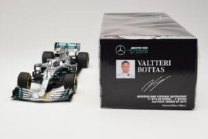 Mercedes AMG Petronas Motorsport W10 #77 V. Bottas 2nd Place Chinese GP 2019 Minichamps 1:18 110190377 Pressofusione — immagine 6 di 6