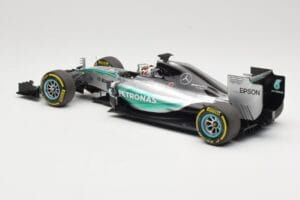 Mercedes AMG Petronas W06 Hybrid #44 L. Hamilton F1 World Champion 2015 Minichamps 1:18 186150044 Pressofusione — immagine 5 di 6
