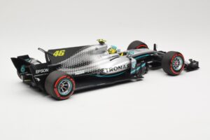 Mercedes AMG Petronas W08 V. Rossi Ride Swap Valencia December 2019 Minichamps 1:18 110191746 Pressofusione — immagine 2 di 6