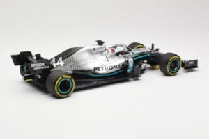 Mercedes AMG Petronas W10 #44 L. Hamilton Winner Chinese GP 2019 Minichamps 1:18 110190344 Pressofusione — immagine 2 di 6
