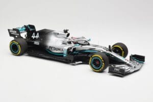 Mercedes AMG Petronas W10 #44 L. Hamilton F1 World Champion 2019 Minichamps 1:18 110190044 Pressofusione — immagine 4 di 6