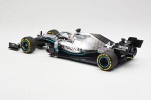 Mercedes AMG Petronas W10 #44 L. Hamilton F1 World Champion 2019 Minichamps 1:18 110190044 Pressofusione — immagine 5 di 6