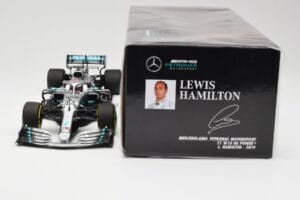 Mercedes AMG Petronas W10 #44 L. Hamilton F1 World Champion 2019 Minichamps 1:18 110190044 Pressofusione — immagine 6 di 6