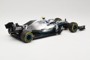 Mercedes AMG Petronas W10 #77 V. Bottas Winner USA GP 2019 Minichamps 1:18 110191877 Pressofusione — immagine 2 di 6