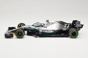 Mercedes AMG Petronas W10 #77 V. Bottas Winner USA GP 2019 Minichamps 1:18 110191877 Pressofusione — immagine 3 di 6