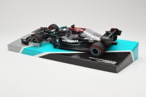 Mercedes AMG Petronas W12 E Performance #44 L. Hamilton Bahrain GP 2021 Minichamps 1:18 113210144 Pressofusione — immagine 5 di 6