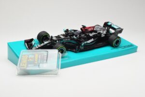 Mercedes AMG Petronas W12 E Performance #44 L. Hamilton Russian GP 2021 Minichamps 1:18 113211544 Pressofusione — immagine 2 di 6